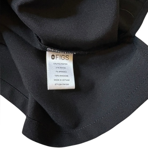 FIGS Black Scrub Set Women's L Casma Top M Petite Pants Kade Cargo Straight Leg✅ - Picture 3 of 4